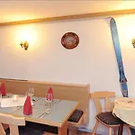 B&B Gaestehaus Standardhaus 3*