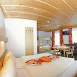 Gaestehaus Standardhaus 잘바흐 힌터글렘