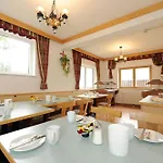 B&B Gaestehaus Standardhaus 3*
