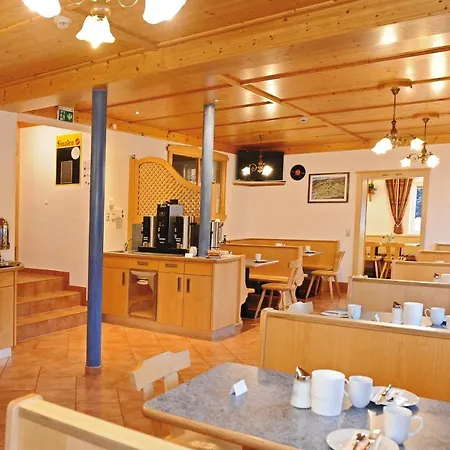 住宿加早餐酒店 Gaestehaus Standardhaus 萨尔巴赫