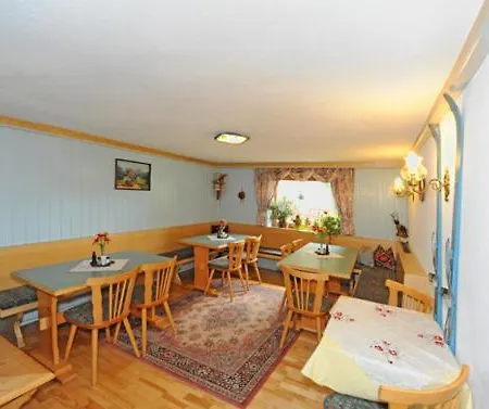 Nocleg ze śniadaniem Gaestehaus Standardhaus Saalbach-Hinterglemm