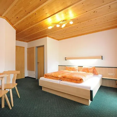 Nocleg ze śniadaniem Gaestehaus Standardhaus Saalbach-Hinterglemm