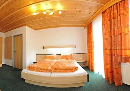 Nocleg ze śniadaniem Gaestehaus Standardhaus Saalbach-Hinterglemm