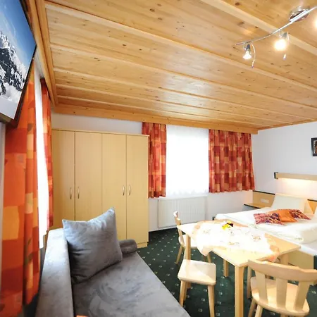 B&B Gaestehaus Standardhaus 3*