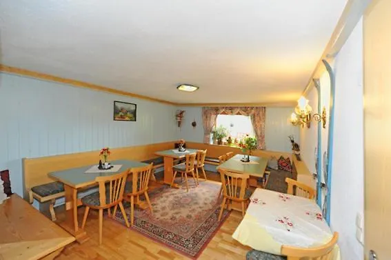 住宿加早餐酒店 Gaestehaus Standardhaus 萨尔巴赫