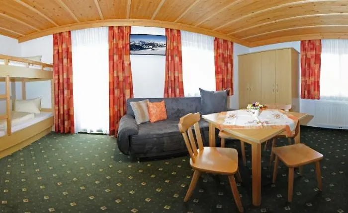 Gaestehaus Standardhaus 住宿加早餐酒店 3*