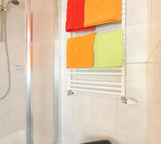 Gaestehaus Standardhaus 住宿加早餐酒店 3*