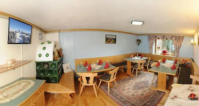 住宿加早餐酒店 Gaestehaus Standardhaus 萨尔巴赫